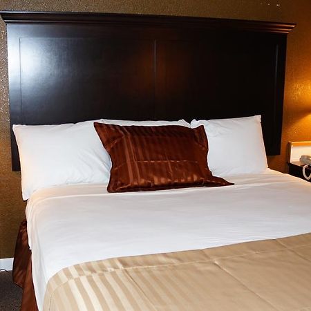 Americas Best Value Inn & Suites Kansas City Grandview Exterior foto