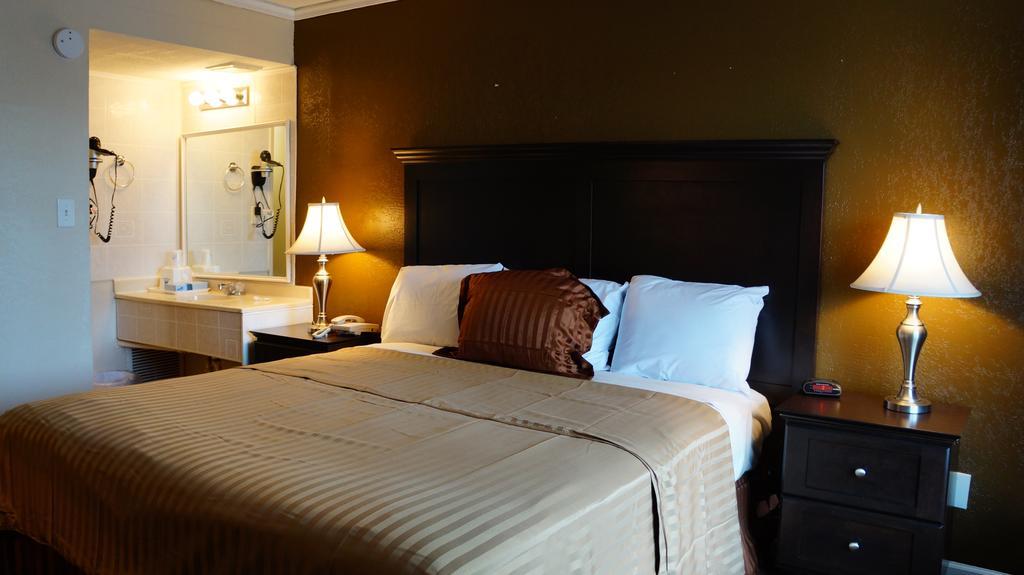 Americas Best Value Inn & Suites Kansas City Grandview Quarto foto