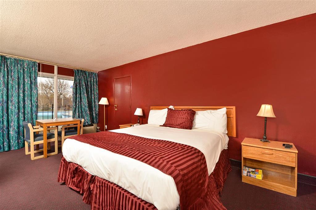 Americas Best Value Inn & Suites Kansas City Grandview Quarto foto